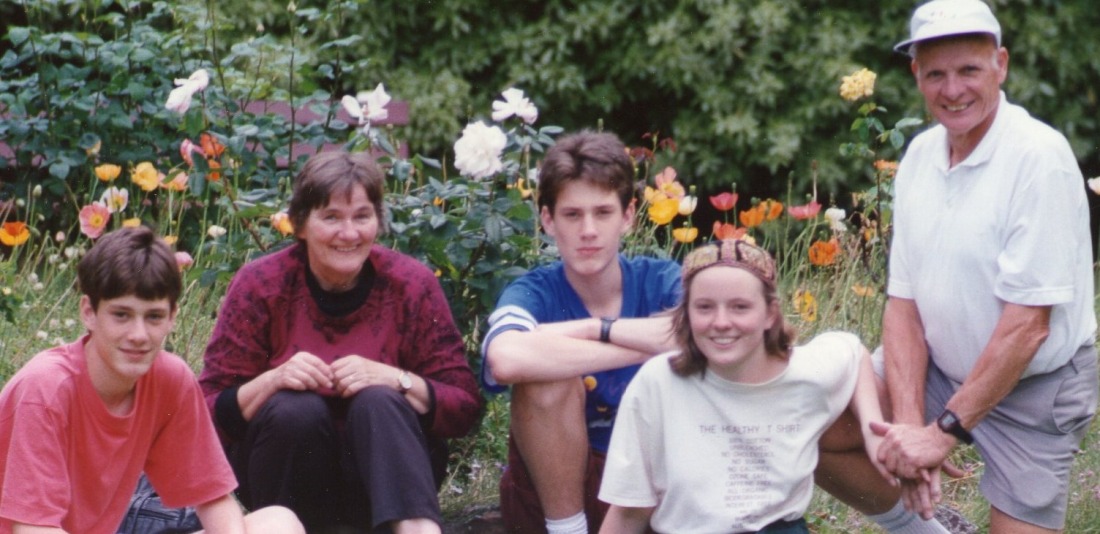 Peter with Caroline, Uta, Troy and Ryan in September 1993 in the park at Moss Vale Station